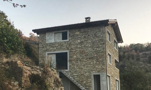 Ristrutturazione di una cascina tipica a Roccaverano